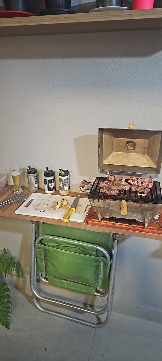FFelipeflemos's tweet photo. #libertadoresnaflatv
Picanha e cordeiro na churrasqueira, só esperando o Mengao dar uma sapecada no Racing hoje!!!! Mande uma abraço pra FLAMILIA TAUBATÉ-SP! Abraços, sou fã de vocês!!! https://t.co/z6cB4Lnqqg