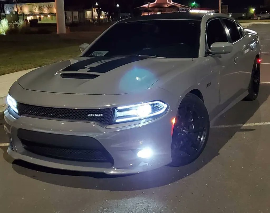 HEMI #charger #stripes #dodge #mopar #srt #scatpack #hellcat #decals #stance #americanmuscle #chargerfam #chargernation #moparornocar #dodgecharger #chargersrt buff.ly/2MGt1An