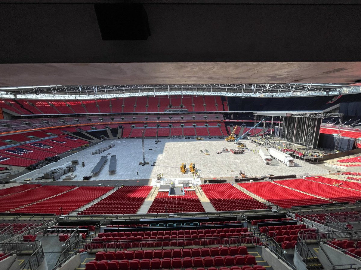 Stergy96's tweet photo. Today started off at Wembley with a talk from the FA from people across key areas of the world of football in the UK @UCSportMgtFLP #UCSportMgtEuro23 https://t.co/EAUh3kFT8D