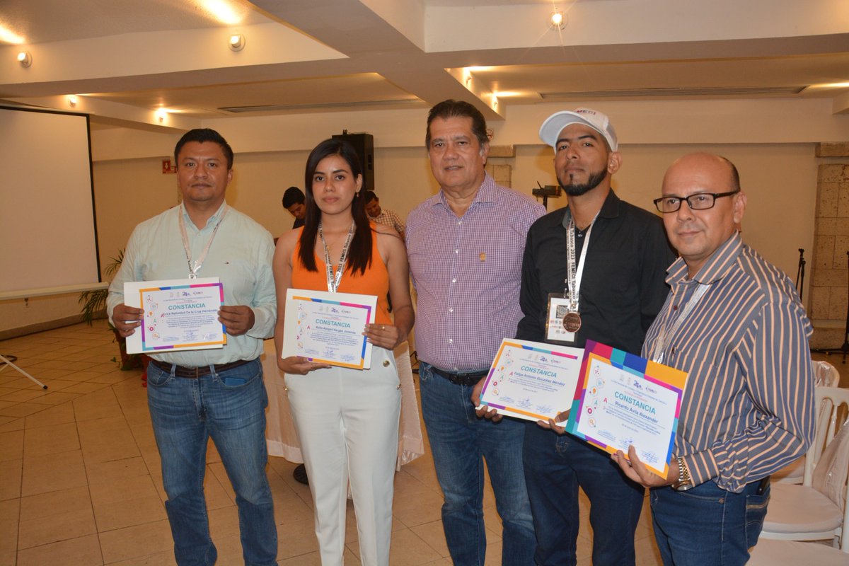 UJAT's tweet photo. Reciben estudiantes y profesores de la UJAT Premio FEMECI 2023
https://t.co/w9jt6SCyZc https://t.co/2P7iYhXLlw