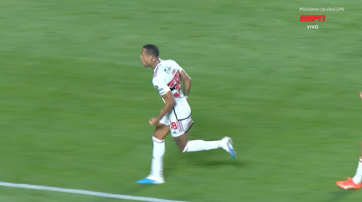 SaoPauloMiIGrau's tweet photo. dois gols em 3 minutos

são paulo futebol clube. https://t.co/SJc8xhlkUd