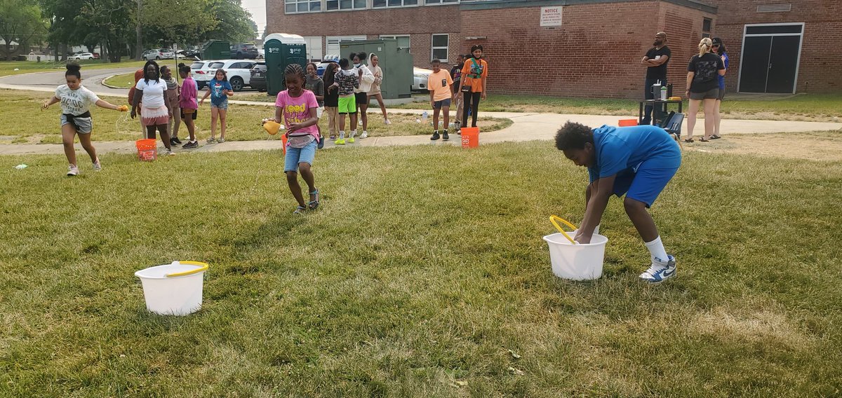 R_Hardesty2's tweet photo. Late post but our field days on Mon&amp;Tues were so much fun in the sun! @TeamWoodmoor https://t.co/g8zr5UD0ls
