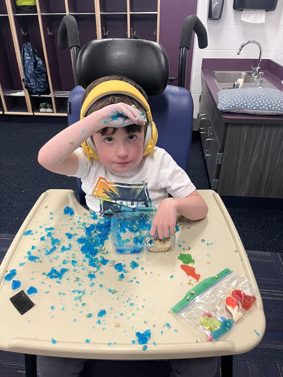 Miss Dixon tweet media