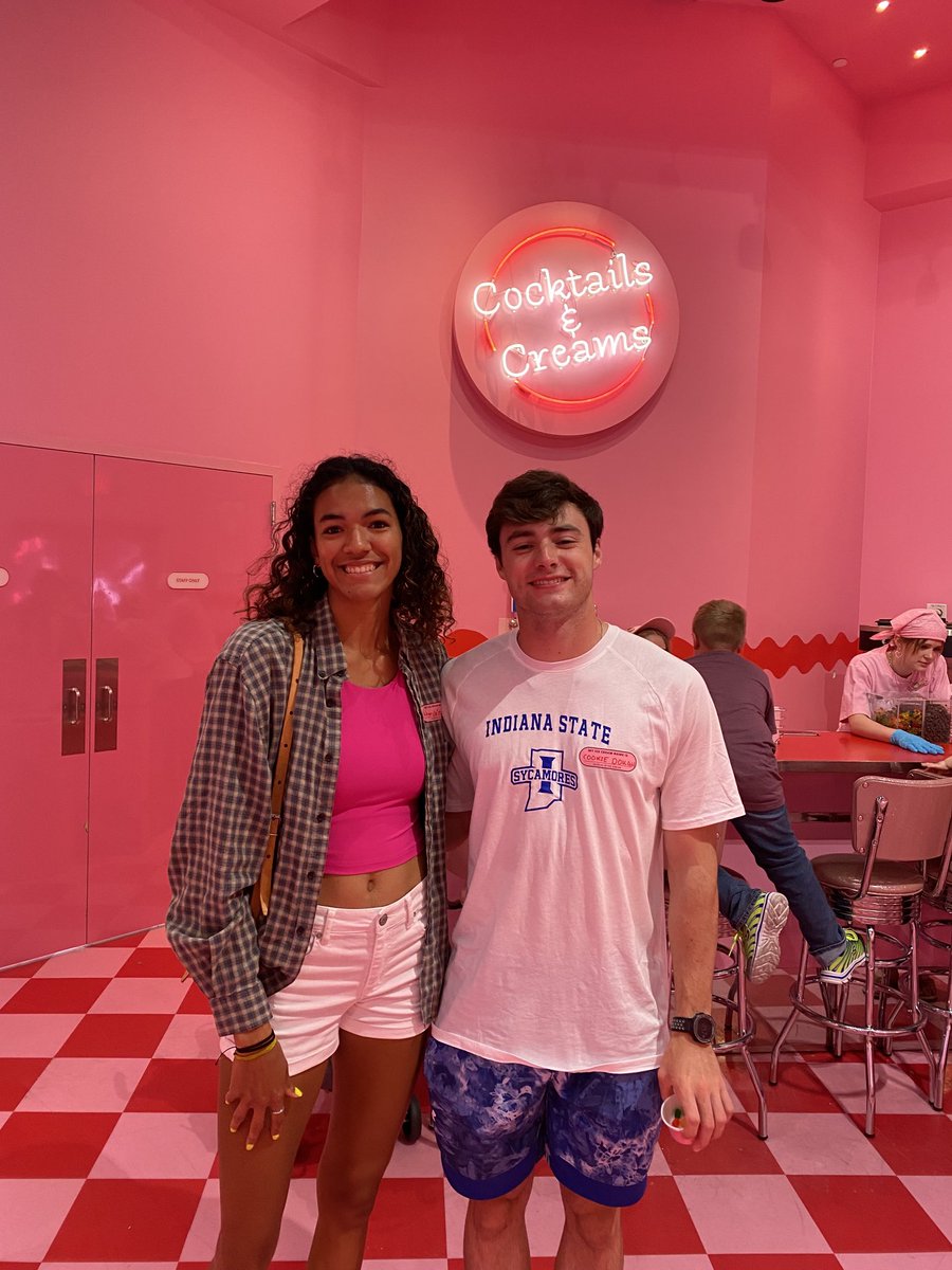 Coach_A_Martin's tweet image. Ice Cream Museum with Will and Ryann!! #ISUTF #sugaredup