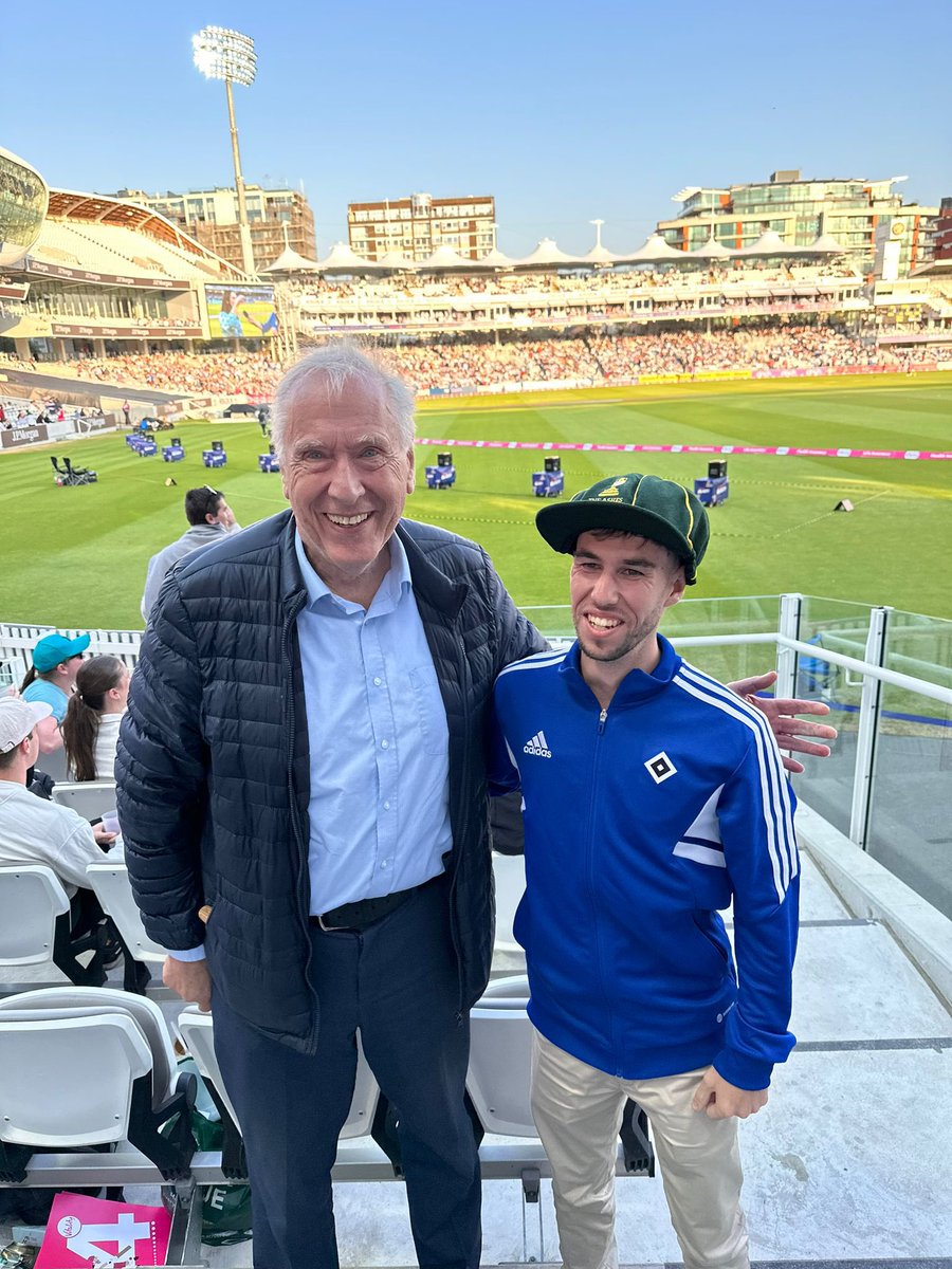 Stergy96's tweet photo. Tonight was huge, not only did we have front row seats to the cricket at Lords, but I got a chance to meet a sporting hero; the one and only Martin Tyler: the voice of football when I was growing up. Cheers Martin @UCSportMgtFLP #UCSportMgtEuro23 https://t.co/WS8pJNK5iJ
