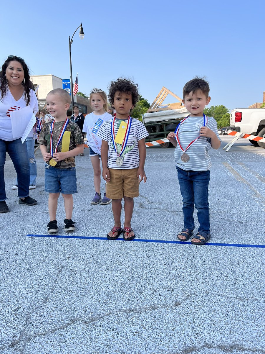 MsMariaMercado's tweet photo. Big wheel races 🥰 Lorenzo was super proud of his medal 🏅 https://t.co/augFjOsXkr