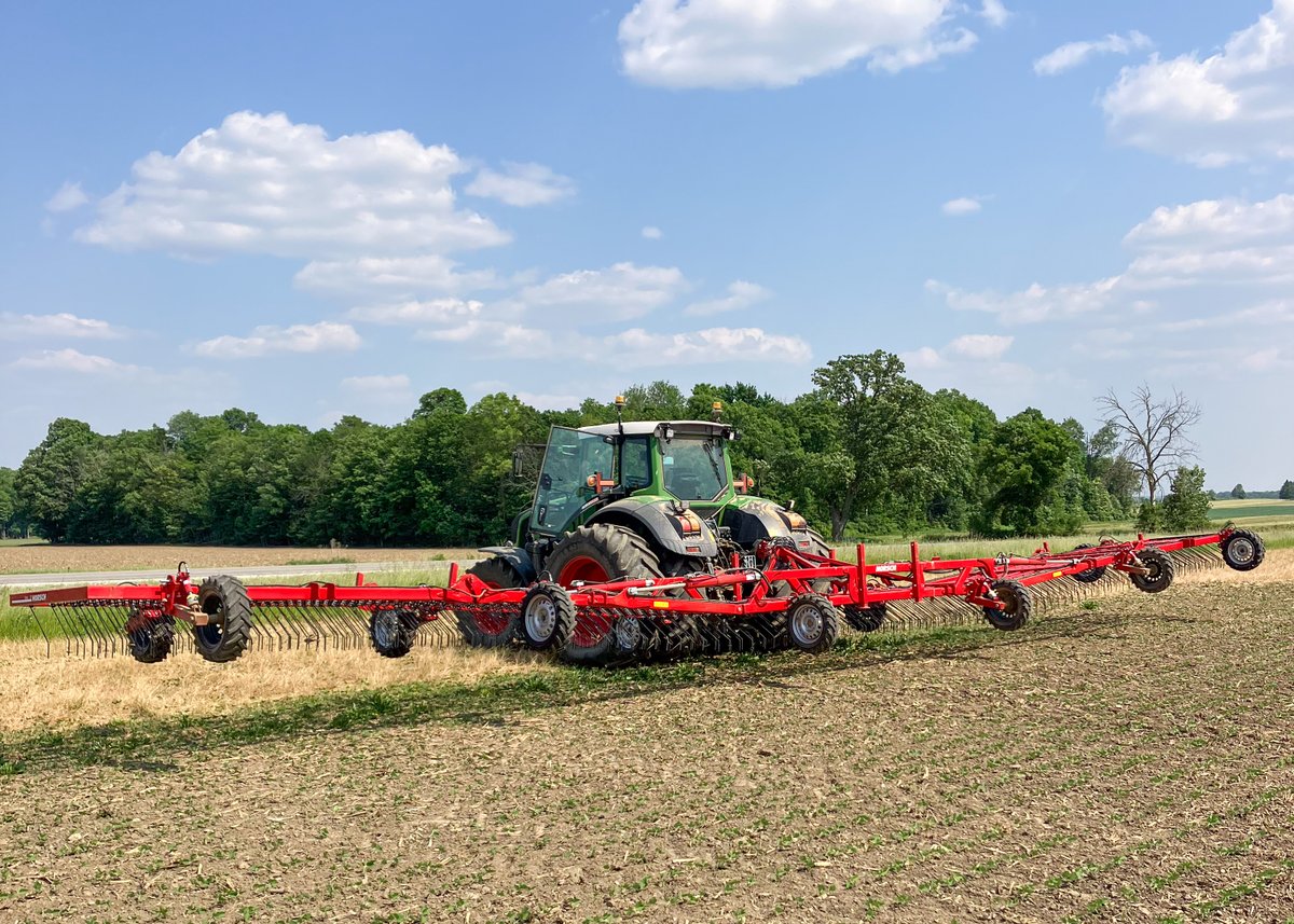 HorschOntario's tweet photo. Sturdy frame, decent adaptability, and a kind friend to taller crops. The HORSCH Cura is like a quiet neighbor who's always there when you need them. 🌾 #HORSCH #CuraST #FriendlyFarming 📷@Willmorris7Will https://t.co/AAOD6FMO5Q