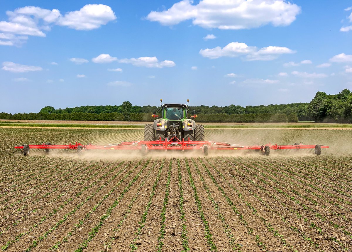 HorschOntario's tweet photo. Sturdy frame, decent adaptability, and a kind friend to taller crops. The HORSCH Cura is like a quiet neighbor who's always there when you need them. 🌾 #HORSCH #CuraST #FriendlyFarming 📷@Willmorris7Will https://t.co/AAOD6FMO5Q