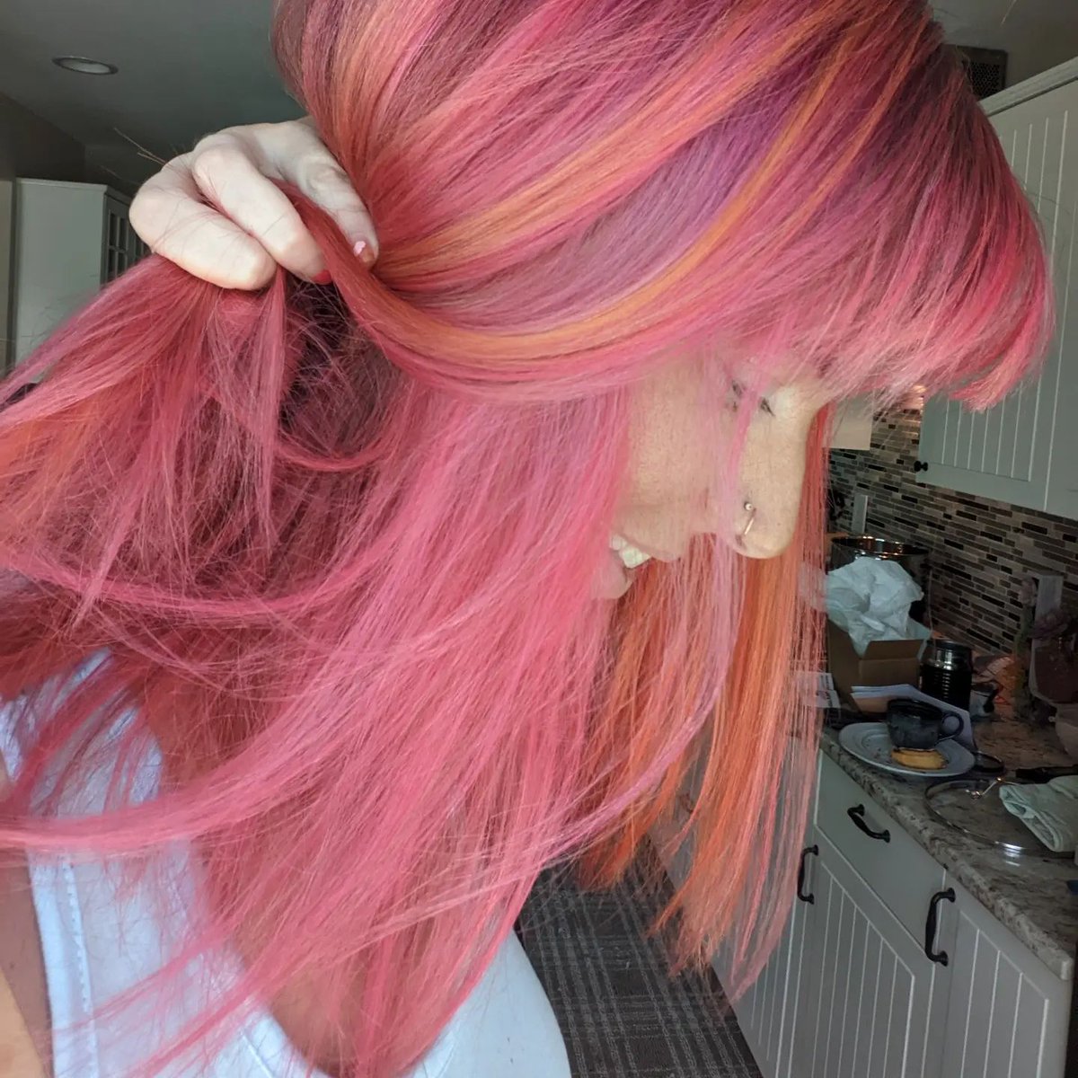oVertoneColor's tweet photo. "This is the only brand of color conditioner that I will use." — @theluxemermaid

⭐️⭐️⭐️⭐️⭐️

#overtonehaircare #pinkhair #sherbethair #rainbowhair #haircolorinspo #haircolorideas https://t.co/5hO2gWn7AY