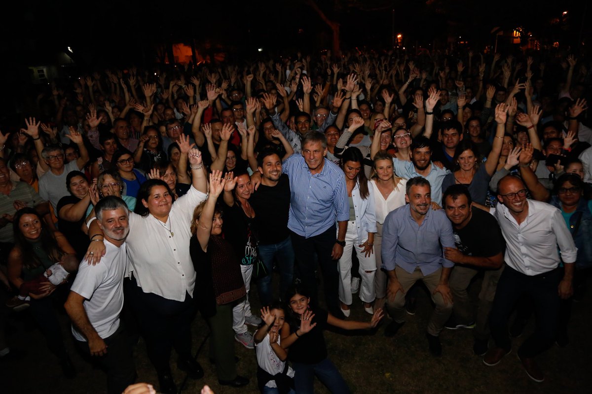 emiliojaton's tweet photo. ESTA ES NUESTRA LISTA PARA SEGUIR HACIENDO MÁS PARA SANTA FE

Junto a Mariano Granato en el senado y Lucas Simoniello en el concejo vamos a continuar construyendo una ciudad con más y mejores oportunidades.

#SantaFeCapital está en marcha y lo que está en marcha no se detiene. https://t.co/fLzSGiqunC