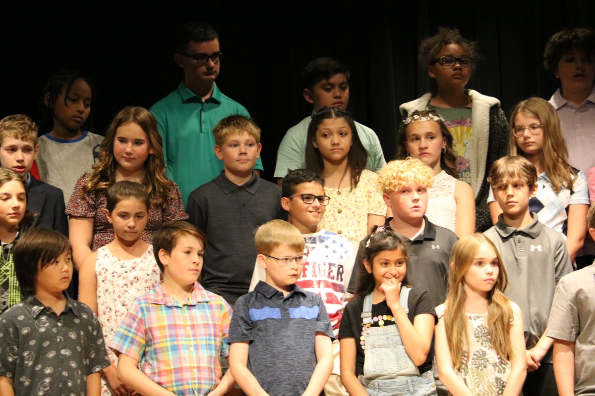 LkOrionSchools's tweet photo. The fifth-grade celebration at @Carpenter_LO was a chance to honor the students for their six years in elementary school. #AlwaysLakeOrion https://t.co/6EMtz2eGdX