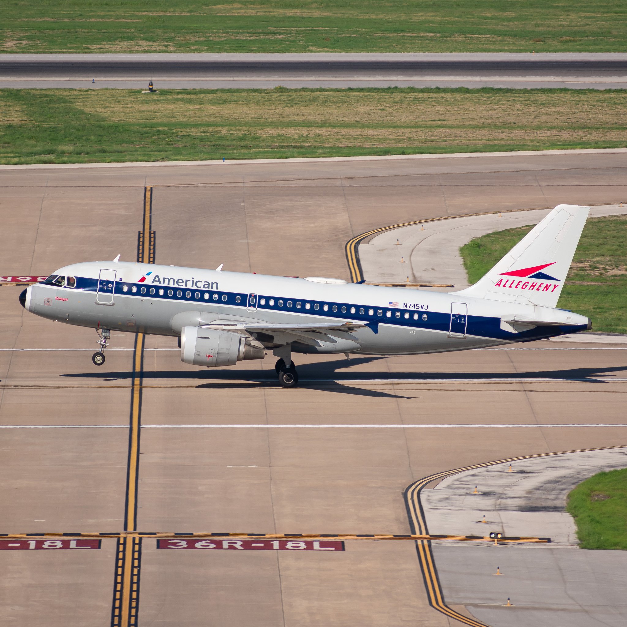Eastern_Airlines_Boeing_727-