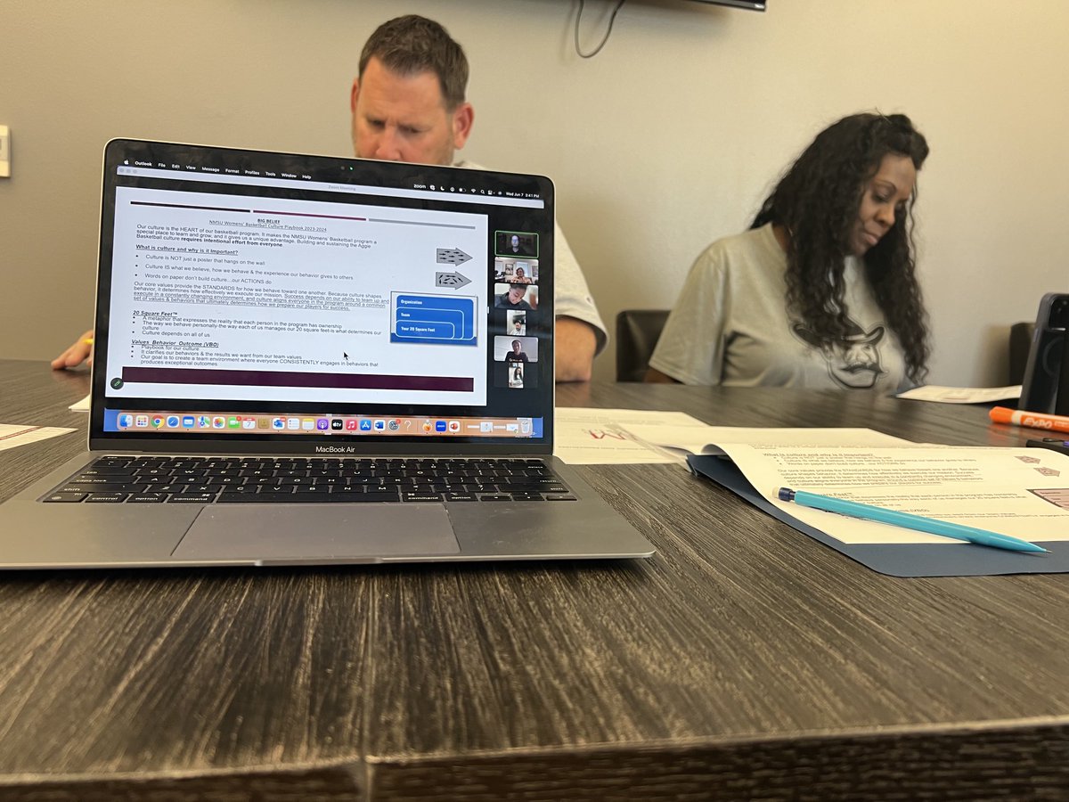 coachjodyadams's tweet photo. NMSU Aggie WBB culture = Execution! Thank you ⁦@JodieKarsak⁩ for pouring into our staff! #BigBELIEF ⁦@NMStateWBB⁩ https://t.co/PahDJERl69