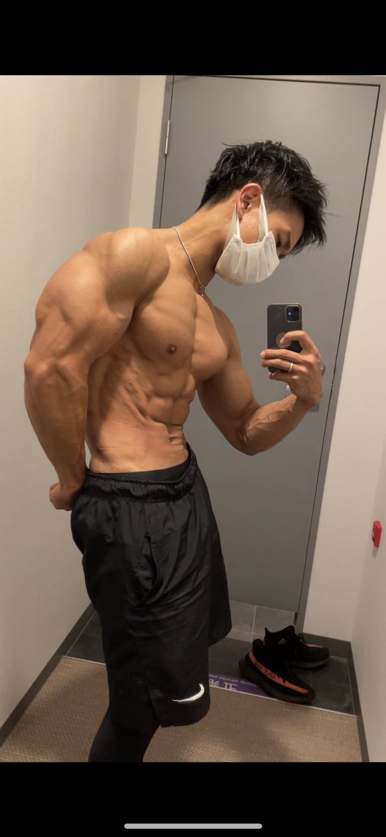 PhysiBody4's tweet photo. あれから結構経ちましたが、パーソナルト��ーナーになったりコンテストで優勝したり色々ありました😂 https://t.co/bFh2tKEs95