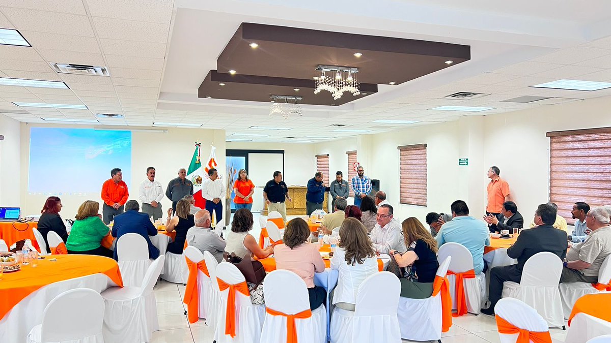 ZendejasSNTE8's tweet photo. Esta mañana llevamos a cabo un encuentro Estatal de Jefes de Sector del nivel de Primarias. 

Tuve el gusto de conversar y escuchar sus diversos puntos de vista y opiniones, así como darles a conocer la Respuesta Nacional 2023.
#SNTE 
#SECCIÓN8
#TANGRANDESCOMOCHIHUAHUA https://t.co/ove8xbbOiz
