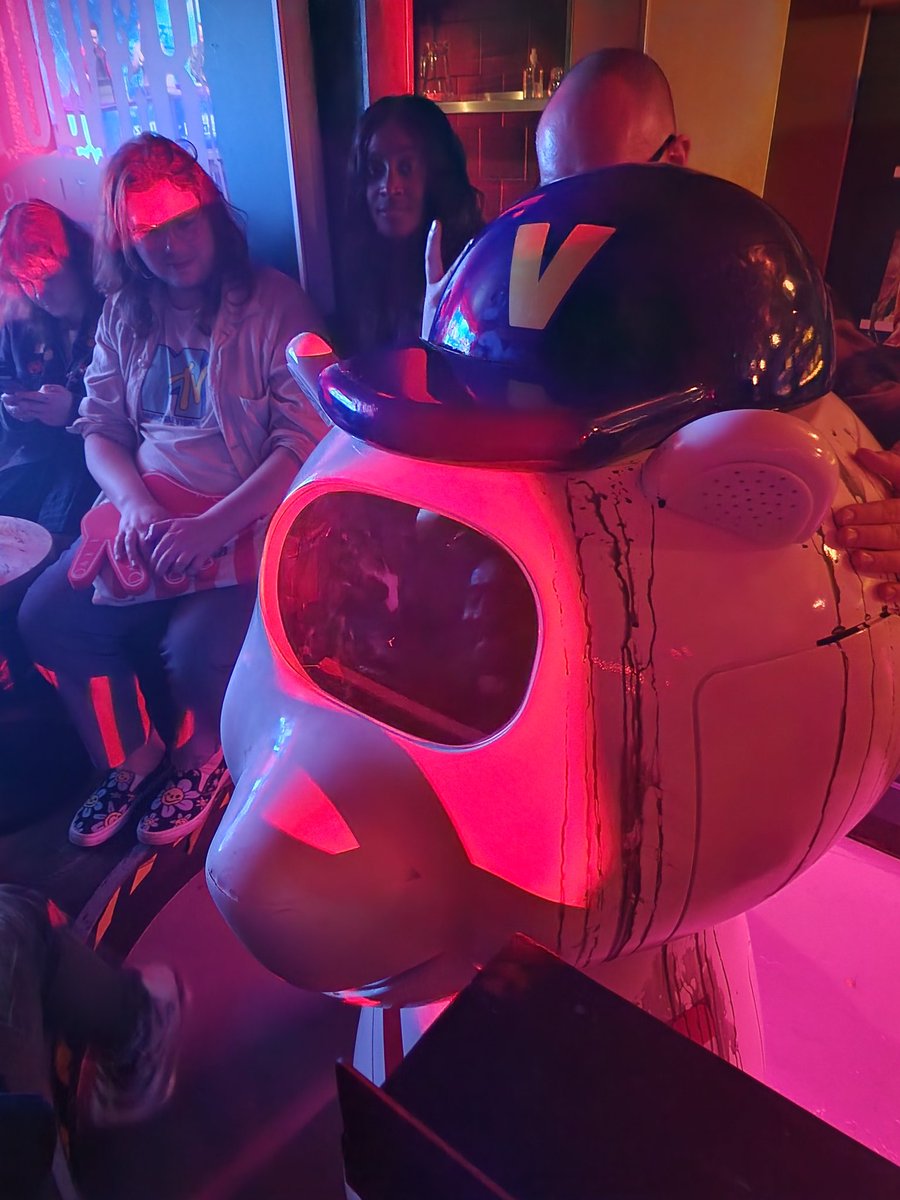 megpelliccio's tweet image. Had too many drinks to think of something funny to say #volvy #devolver