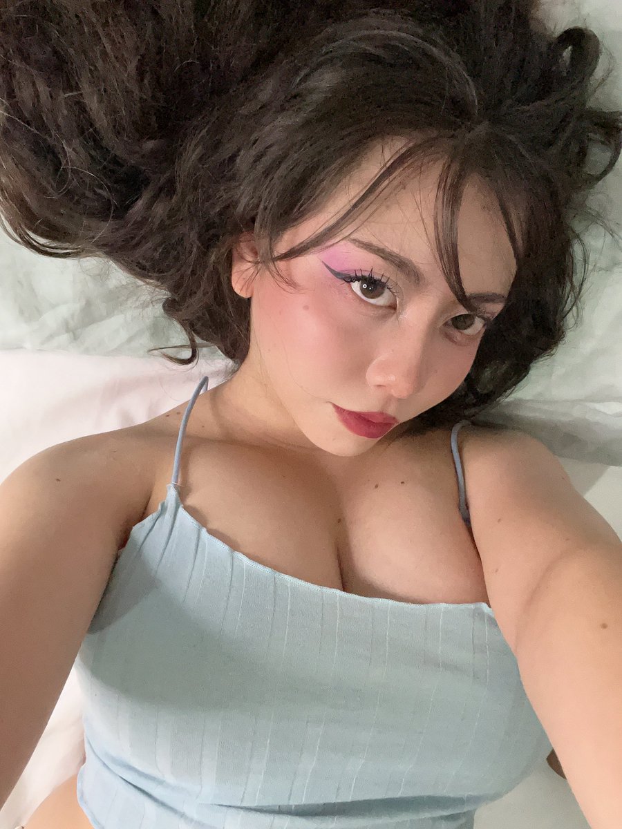 Ririsu on Twitter: "Ya lista para sesión de fotitos 🥰🔥📸"