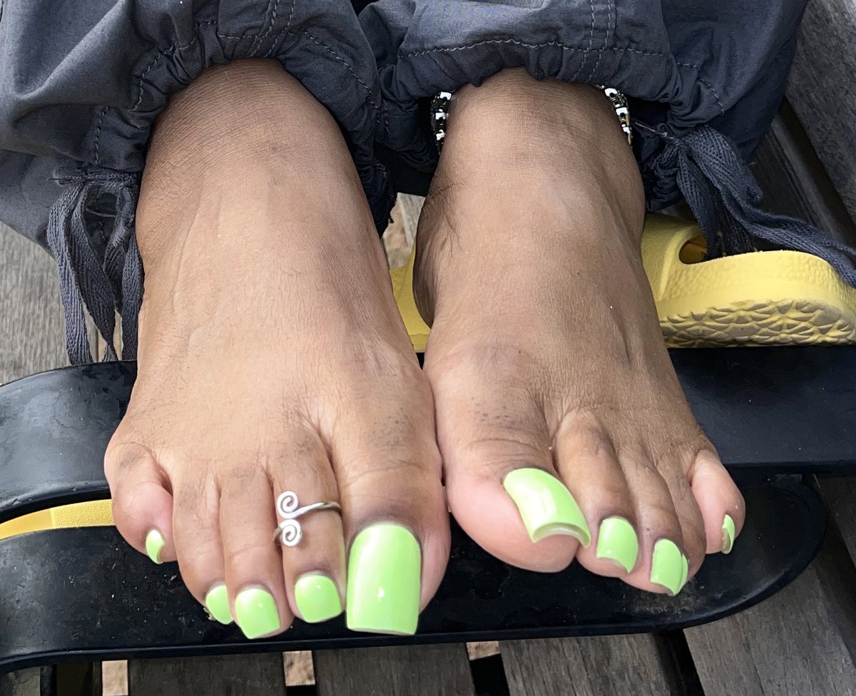 💎TopTierToes💎Atlanta💎 on Twitter: "Taste me daddy… they need it!"