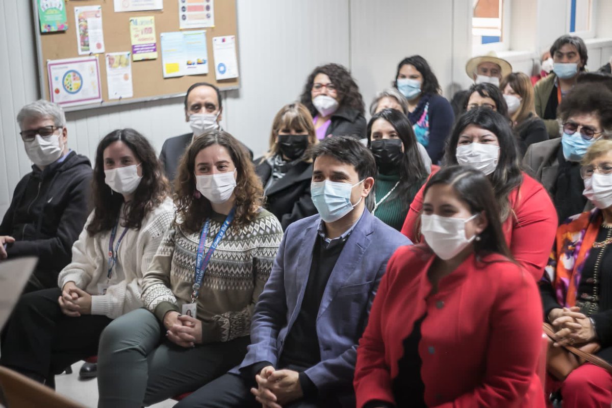 Servicio de Salud Occidente (@saludoccidente) on Twitter photo Tres mil metros cuadrados tienen las nuevas dependencias del Cesfam Lo Franco, inaugurado hoy en instalaciones del ex <a href="/FelixHfb/">Félix Bulnes</a> por la Alcaldesa de <a href="/munquintanormal/">Municipalidad de Quinta Normal</a> <a href="/karydelfino/">Karina Delfino Mussa</a>, la Directora de <a href="/SaludOccidente/">Servicio de Salud Occidente</a>, Dra. Daniella Greibe y la Directora de #Aps, Dra. María José Diaz Tres mil metros cuadrados tienen las nuevas dependencias del Cesfam Lo Franco, inaugurado hoy en instalaciones del ex <a href="/FelixHfb/">Félix Bulnes</a> por la Alcaldesa de <a href="/munquintanormal/">Municipalidad de Quinta Normal</a> <a href="/karydelfino/">Karina Delfino Mussa</a>, la Directora de <a href="/SaludOccidente/">Servicio de Salud Occidente</a>, Dra. Daniella Greibe y la Directora de #Aps, Dra. María José Diaz
