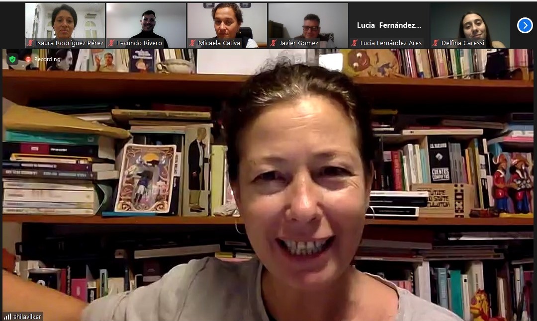 Sobre la investigación cualitativa, <a href="/ShilaVilker/">shila vilker</a> en #compolUNTREF: 

✔️Da información valiosa, no permite dimensionar, pero sí entender razones

✔️El lugar debe ser aséptico

✔️Entre 6 y 8 personas por grupo focal

✔️Previa: objetivos, cuántos grupos, segmentación, guía de pautas