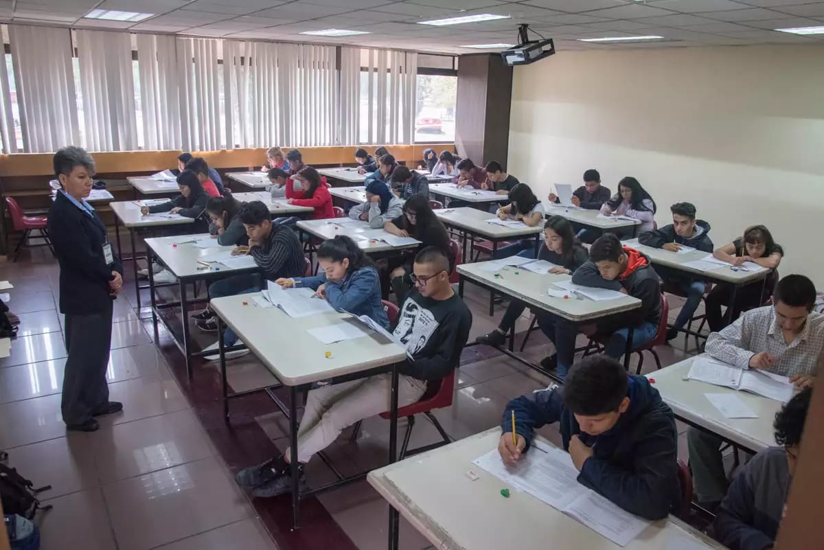 SarahiGT311005's tweet photo. @SEP_mx 
@Letamaya 
@lopezobrador_
#4TAbandonaEducación
La educación está completamente olvidada por el gobierno. La FNERRR continúa la denuncia hacia la SEP y hacia el gobierno de la 4T. La educación se encuentra en crisis, la pandemia demostró deficiente sistema educativo. https://t.co/Y6Ygaoq69T