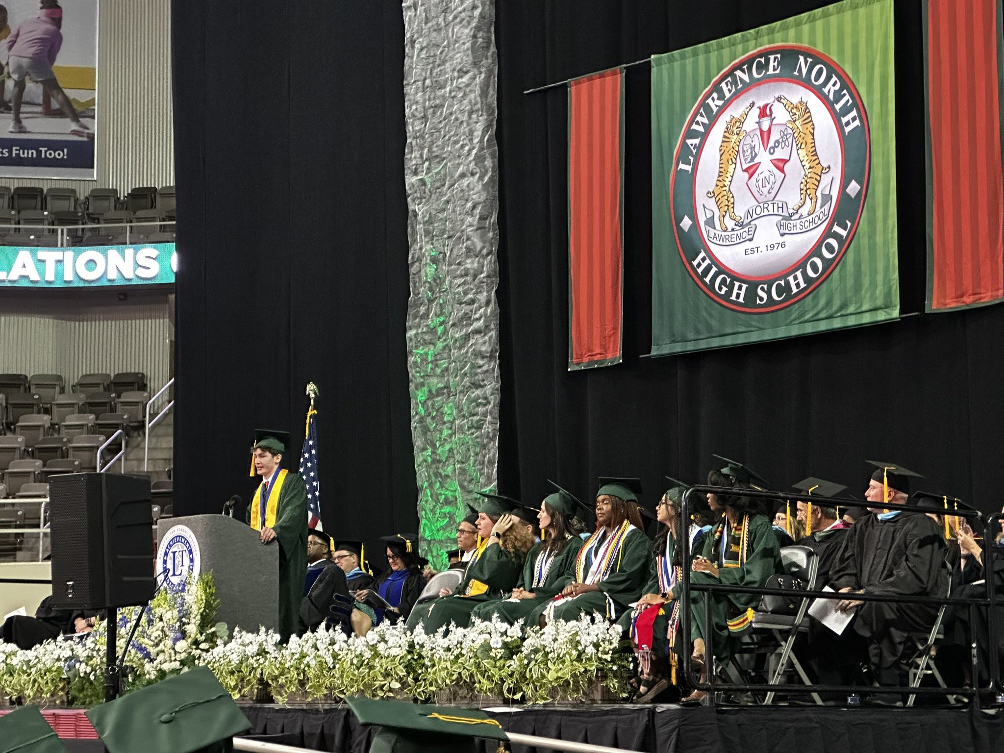 LT Schools on Twitter "It's Graduation Day for LNHSwildcats! Be sure