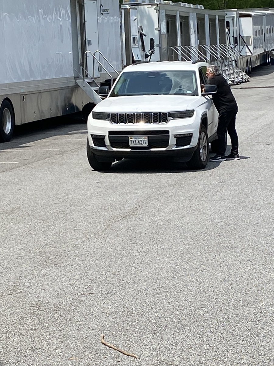 TheBrianwrites's tweet image. AN OPEN LETTER TO THE MAN WHO ALMOST KILLED ME ON THE WGA PICKET LINE TODAY.

A thread…