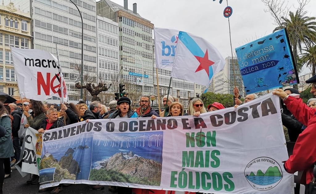 lago_louro's tweet image. O ocèano creou a vida
O ocèano dá a morte
É o meu grande amor,
o destino da miña sorte!🐬🐬🐳
A megaeólica mariña iría fronte a paisaxes únicas coma estás,xunto a corredores internacionais de aves migratorias e de cetáceos! Imperdoábel desfeita criminal!
#DiaMundialDeLosOceanos