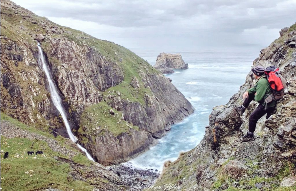 lago_louro's tweet image. O ocèano creou a vida
O ocèano dá a morte
É o meu grande amor,
o destino da miña sorte!🐬🐬🐳
A megaeólica mariña iría fronte a paisaxes únicas coma estás,xunto a corredores internacionais de aves migratorias e de cetáceos! Imperdoábel desfeita criminal!
#DiaMundialDeLosOceanos