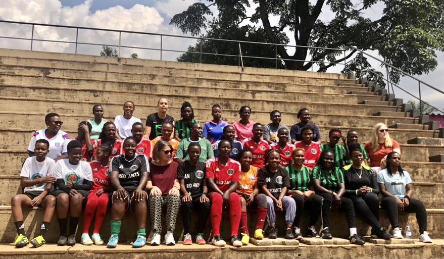 Motion Youth Hun joins the @jeanssendidefoundation and @fevalastreet for a workshop basically to discuss on how girls in sports are affected and how best they can be empowered to make their dreams come true. Thank you all the stakeholders and @netherlandsembassy for the efforts.