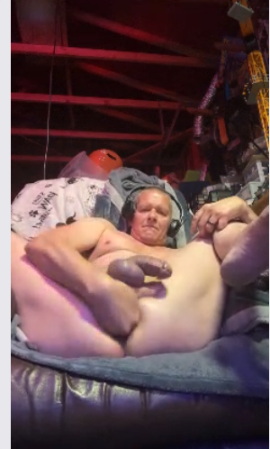 cuminhere69's tweet photo. This hot guy absolutely loves to get raunchy and play with his cock and balls for all who like to watch.  #gayexposure #gayexposed #gayexposing #gayexhibitionist #gayexhibitionism https://t.co/mXi7RqIoVP
