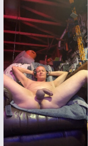 cuminhere69's tweet photo. This hot guy absolutely loves to get raunchy and play with his cock and balls for all who like to watch.  #gayexposure #gayexposed #gayexposing #gayexhibitionist #gayexhibitionism https://t.co/mXi7RqIoVP