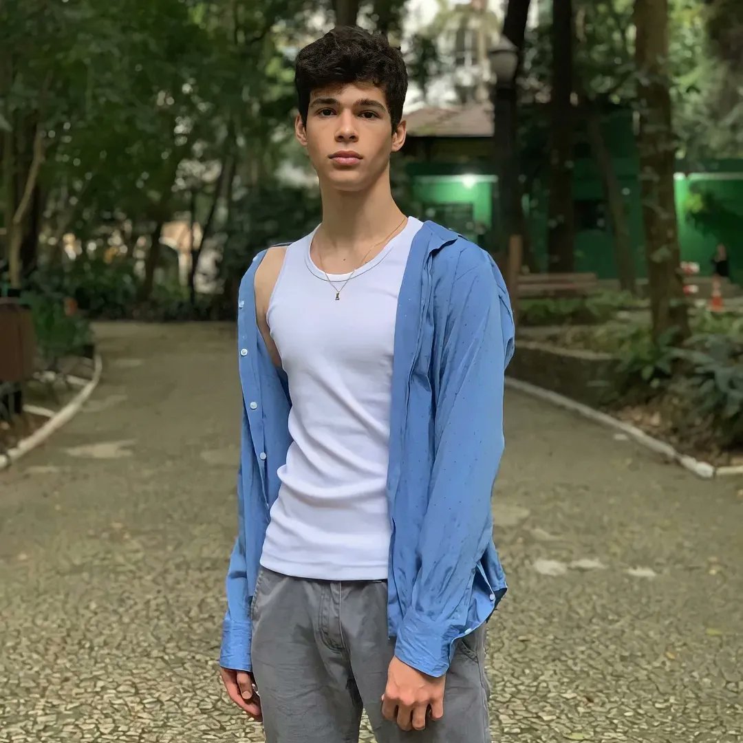 Gabe_buh's tweet photo. Bi, que só fico com uma pessoa em toda sua vida, tem dificuldade em se abrir e só tem interesse se for para ter alguma coisa séria. https://t.co/rcWQRhRTA2