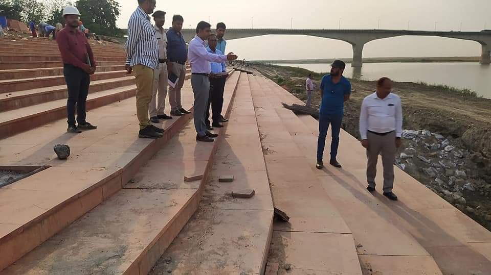 UDHDBIHAR's tweet image. भागलपुर के नगर आयुक्त-सह-प्रबंध निदेशक, स्मार्ट सिटी श्री @yogeshsagar9 द्वारा स्मार्ट सिटी परियोजना के तहत #RiverFrontDevelopment के कार्यों का निरीक्षण किया गया।
#BiharUrbanDevelopmentAndHousingDept
#UDHDBIHAR #SmartCity
#BhagalpurSmartCity
#BhagalpurNagarNigam