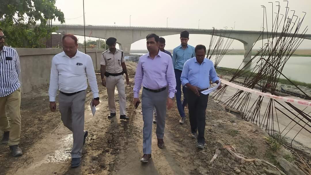 UDHDBIHAR's tweet image. भागलपुर के नगर आयुक्त-सह-प्रबंध निदेशक, स्मार्ट सिटी श्री @yogeshsagar9 द्वारा स्मार्ट सिटी परियोजना के तहत #RiverFrontDevelopment के कार्यों का निरीक्षण किया गया।
#BiharUrbanDevelopmentAndHousingDept
#UDHDBIHAR #SmartCity
#BhagalpurSmartCity
#BhagalpurNagarNigam