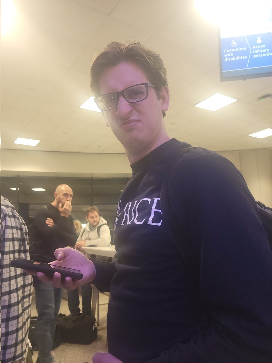 Ryn1143's tweet photo. 11 hours of traveling, but only in Newark. Eventually we will make it to Rome https://t.co/bpi42lhJSL