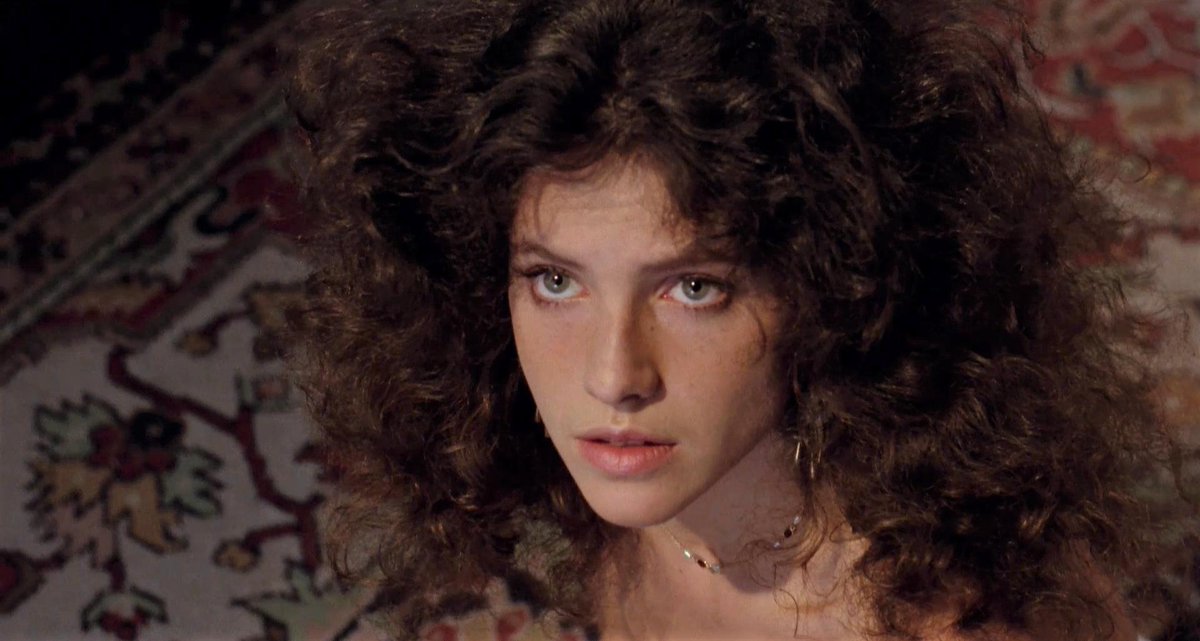 Clio Goldsmith in Miele di donna (1981)