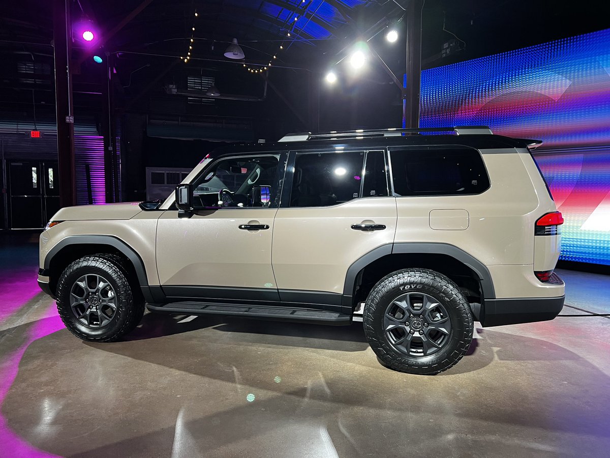 jillciminillo's tweet image. Are you Team GX or Team TX? #lexusgx #lexustx #cardujour