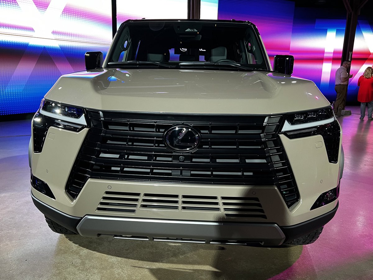 jillciminillo's tweet image. Are you Team GX or Team TX? #lexusgx #lexustx #cardujour