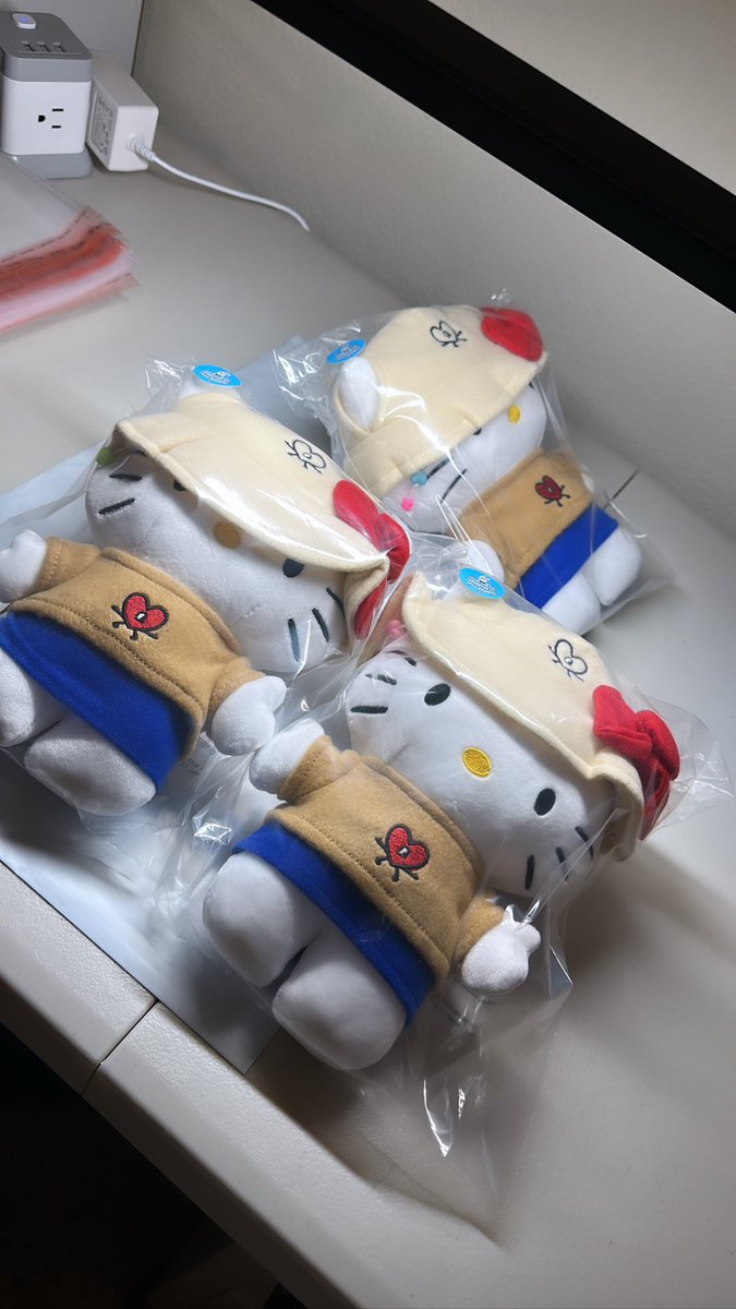 i’m packaging orders right now and this person ordered 3 plushies 🙀

like this tweet and I’ll pick another person to give a free plushie. i’ll even package it right now! 🫶🏻