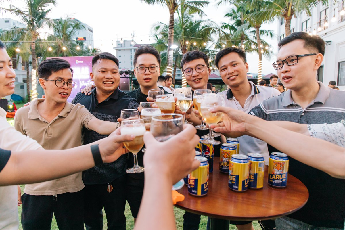 EnlabSoftware's tweet image. Happy Birthday to Enlab, 10 years is a long journey, and we are delighted to have great &amp;amp; loveable people like you being parts of Enlab
Thank you everyone, the new, the current and the old for coming and making it a memorable night
#enlabsoftware #10yearsannivesary