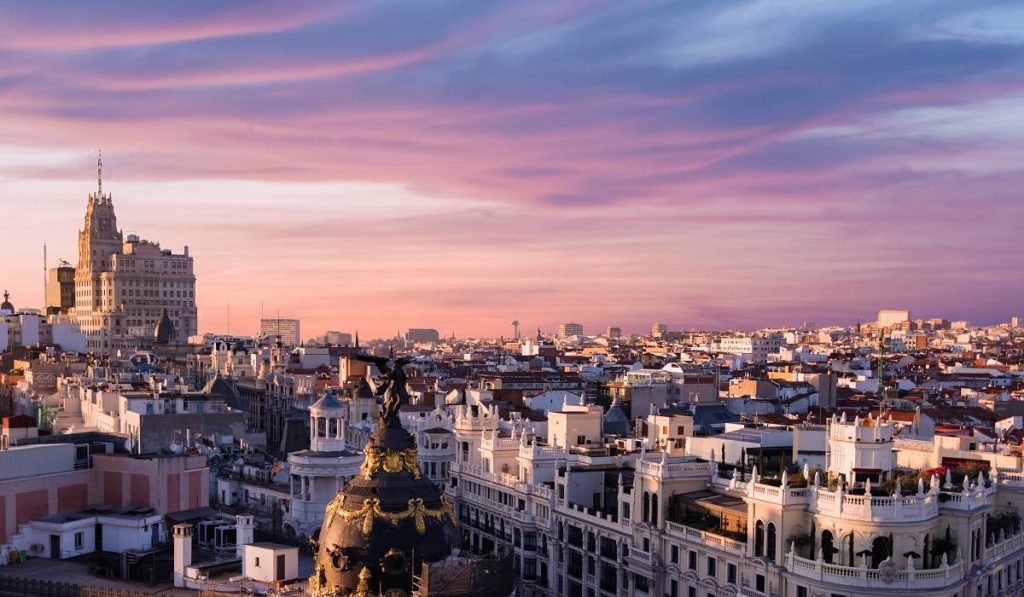 Latin Americans Flood Spain's Real Estate Market #realestatenews #spainrealestate #latinamerica #investmentnews #globalnews #internationalnews #cosmopolitanthedaily shorturl.at/dikmP