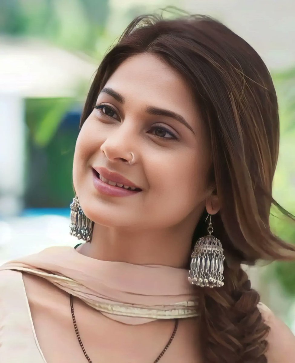 UnofficialJenn1's tweet photo. Darling ZOYA ❤ 
this much innocence, naiveness, cuteness was impossible without her and no doubt obviously she (Zoya Siddiqui) has a separate fanbase 💗
#JenniferWinget #zoya #zoyasiddiqui #bepannaah #innocence #cutenessoverload #babycute https://t.co/uL2vzPYeIU