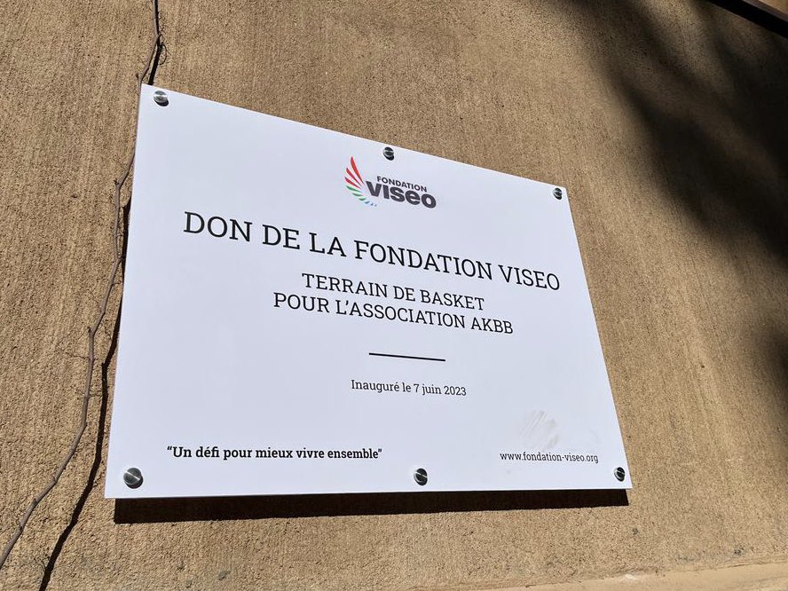 Ce 7 juin 2023, la Fondation VISEO a inauguré la construction d’un terrain de basket à Ilafy, pour l’association AKBB, afin d’offrir à ses 190 jeunes, dont la majorité viennent de milieux défavorisés, un lieu dédié pour leurs entraînements.