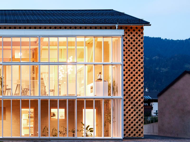 BurchertMichael's tweet image. Old barn turned into a #strawhouse, with local earth and timber.
raumprobe.com/de/projekte/de… 
Georg Bechter Architektur + Design
Foto: Adolf Bereuter 🌾 🔝 Thread