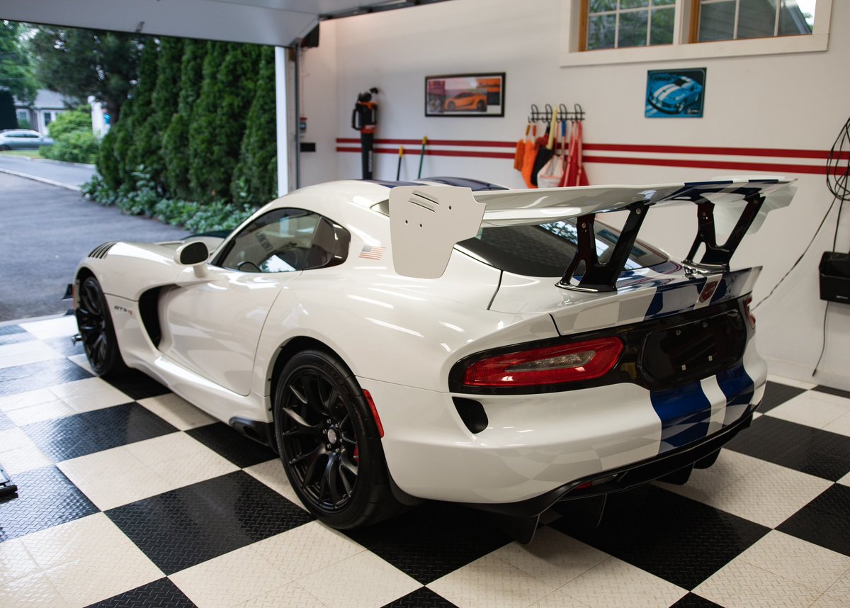 EliteMS's tweet image. For Sale: 2017 Dodge Viper GTS-R EXTREME ACR 2K Miles $399,997. Message for details! #forsale #dodge #dodgeviper #gtsr #acr #gts #carsforsale #elitemotorsports #viper
