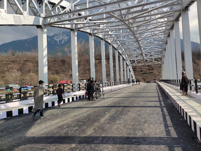 local_kashmir's tweet photo. #Ganderbal's '#Wayilbridge' arises as indispensable connection among #Kashmir and #Ladakh #JammuAndKashmir #tourism #development #Srinagar https://t.co/jU2qXMi0oI
