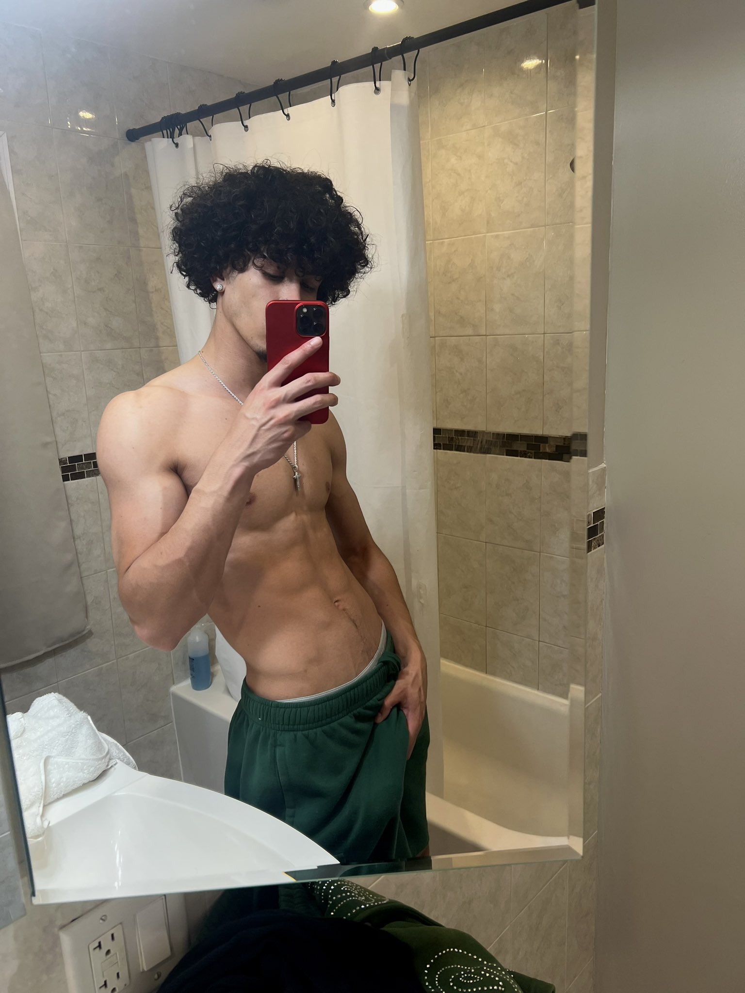 Elijah Rivera on Twitter: "handful https://t.co/WuMbGqzxO9" / Twitter