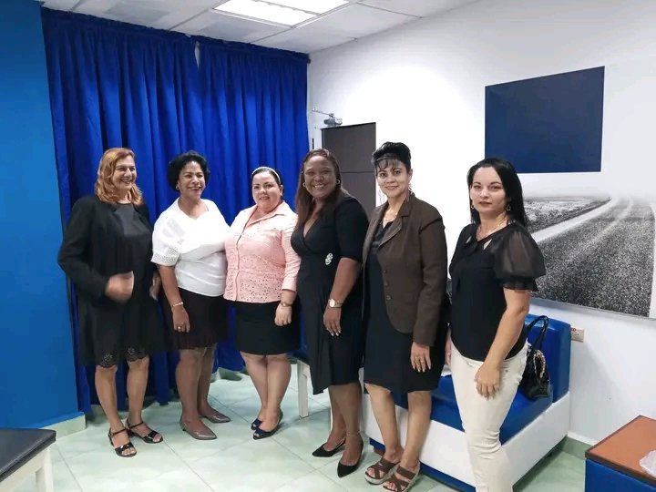 CarmenBejerano2's tweet photo. Una muy especial para nuestro sector, en el que celebramos el Día del Jurista Cubano. Muchas felicitaciones al Reg de la Propiedad de Hlg y a Justicia de Báguanos q merecieron la.distincion nacional q entrega nuestro sindicato 🤗🇨🇺 https://t.co/hsuHoVHCue