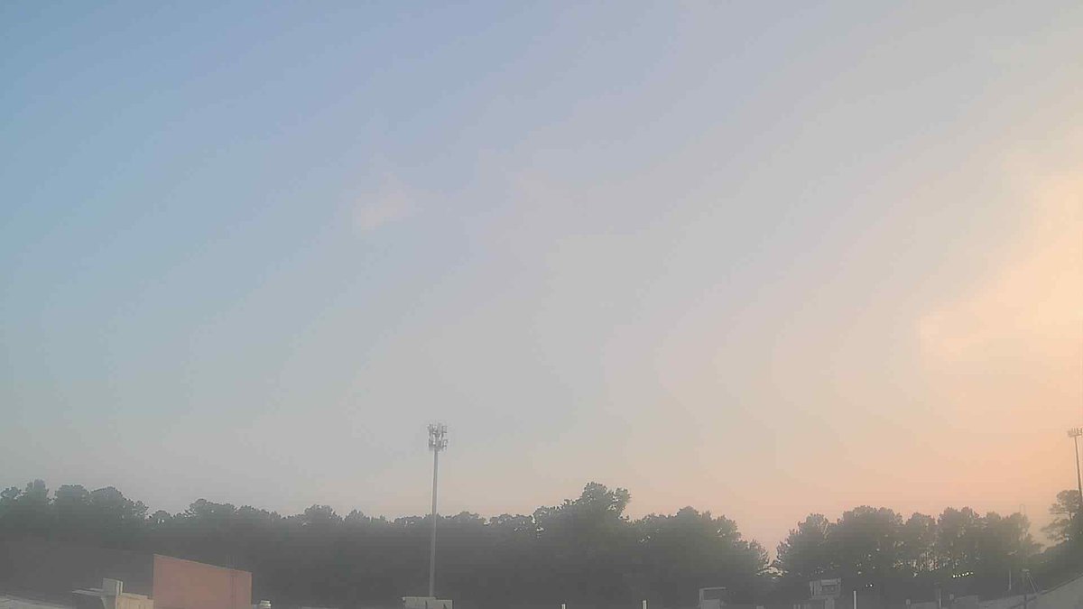 MabryMSWxSTEM's tweet photo. Mabry Middle School at sunset and it's 75.3 F. https://t.co/BNuvosrUAo